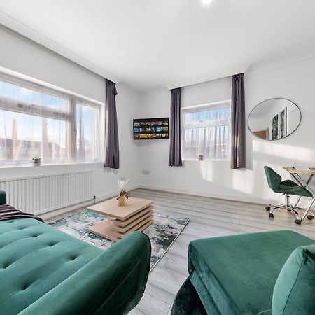 Green Hype - 10 Mins To Stadium - Sleeps 8 Londyn Zewnętrze zdjęcie